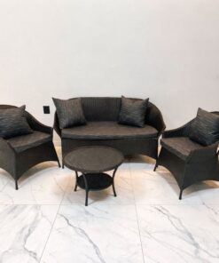 Conjunto Esplendor em fibra sintética com sofá 2 lugares, cadeiras e mesa de centro da Iguatu Móveis