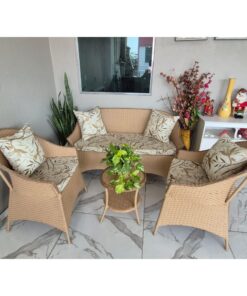 Conjunto Esplendor em fibra sintética com sofá 2 lugares, cadeiras e mesa de centro da Iguatu Móveis